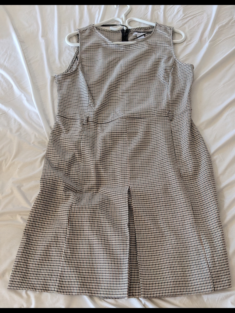 Suzy Shier Black & White Houndstooth Sleeveless Romper